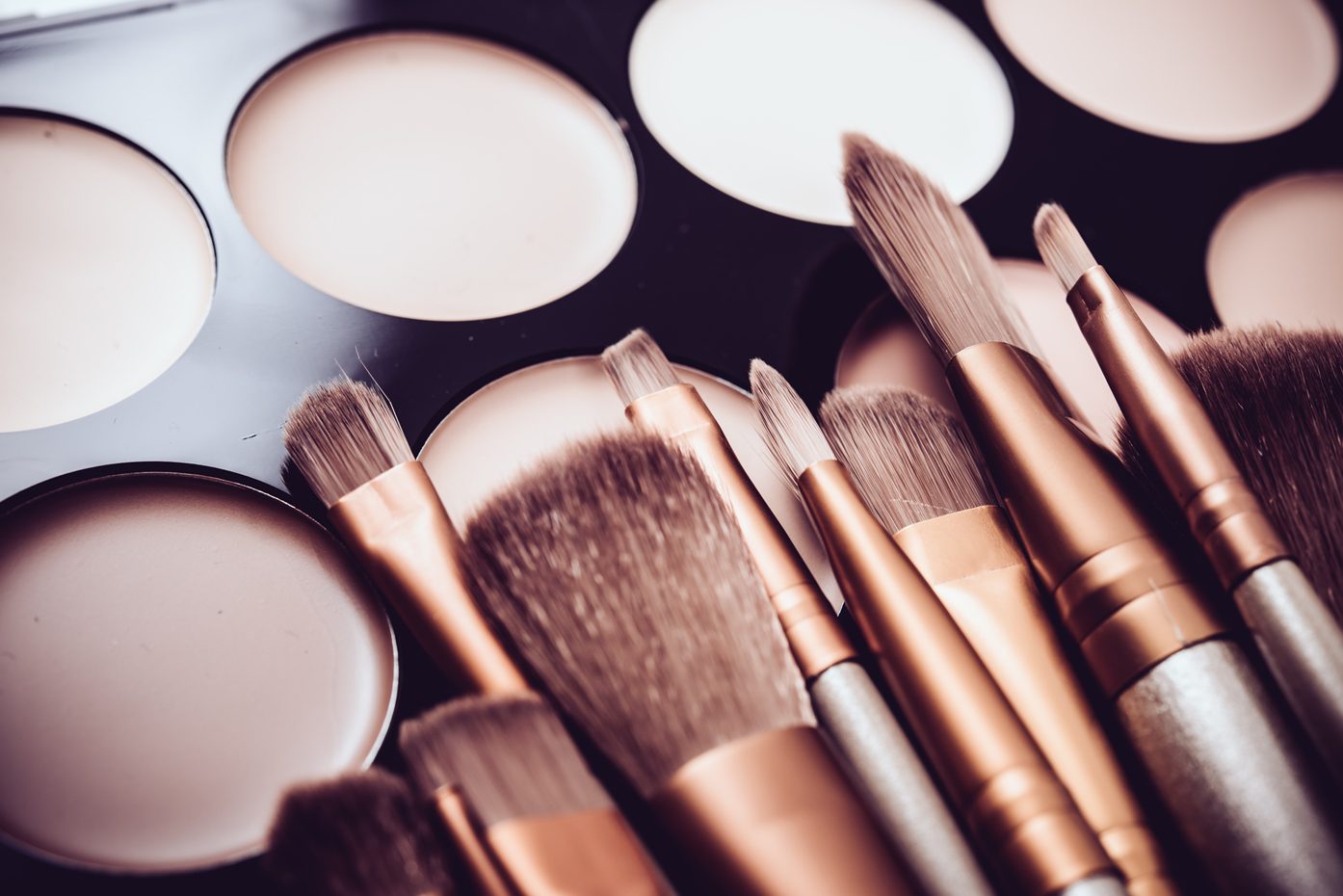 Online Shopping V.S. In-Store: Battle of the Beauty Retail | in-cosmetics  Connect